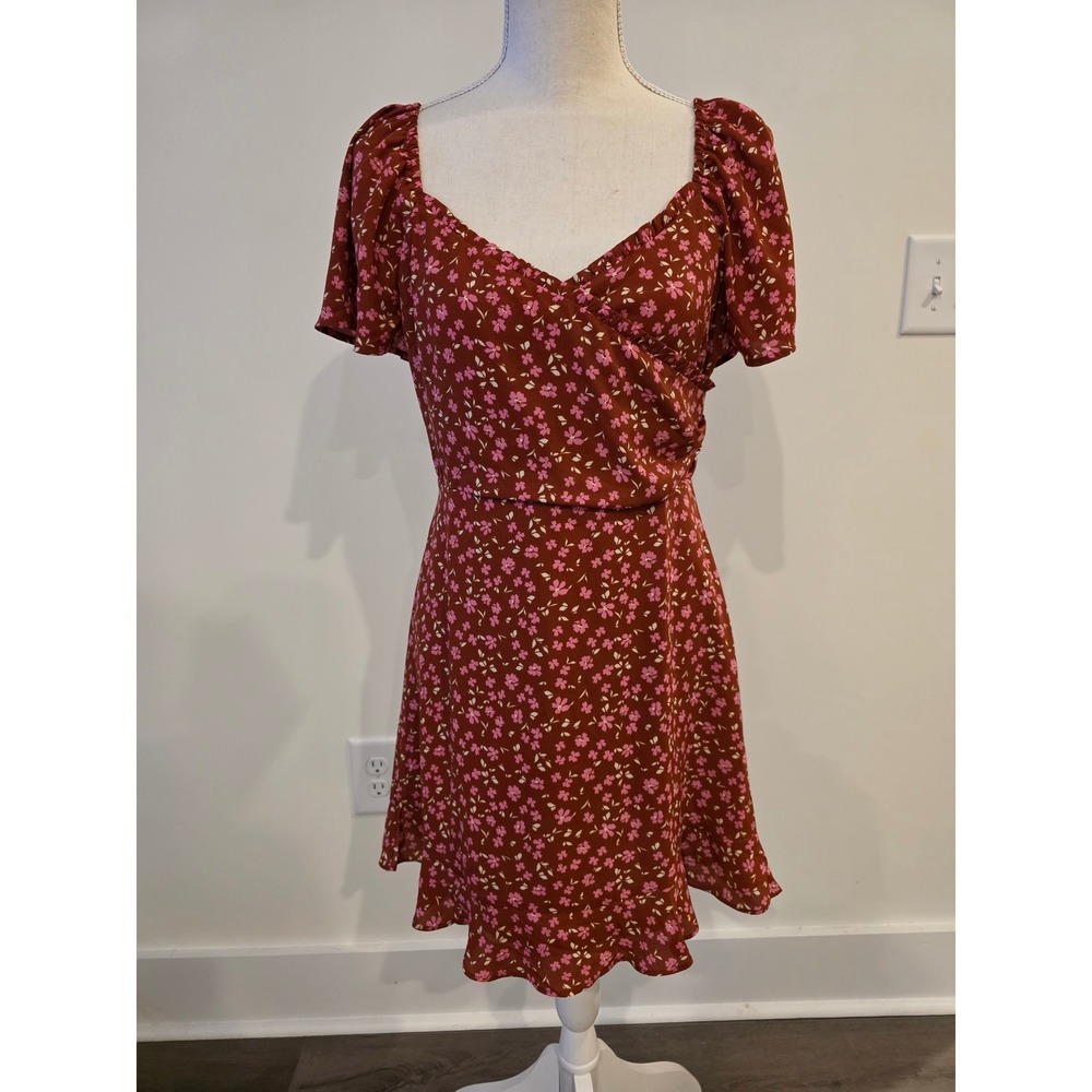 🥳 5/$25‎ BUNDLE LUSH Womens Size Medium Floral V-Neck Flutter Sleeve Mini Dress
